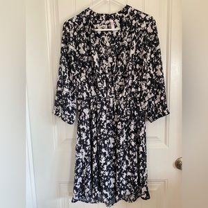 Xhilaration Target Black & White Patterned Flowy Women’s Large HiLo Dress Vneck